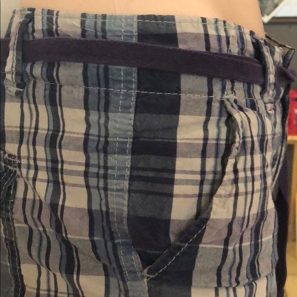 Plaid Gap belted shorts - Picture 2 of 3
